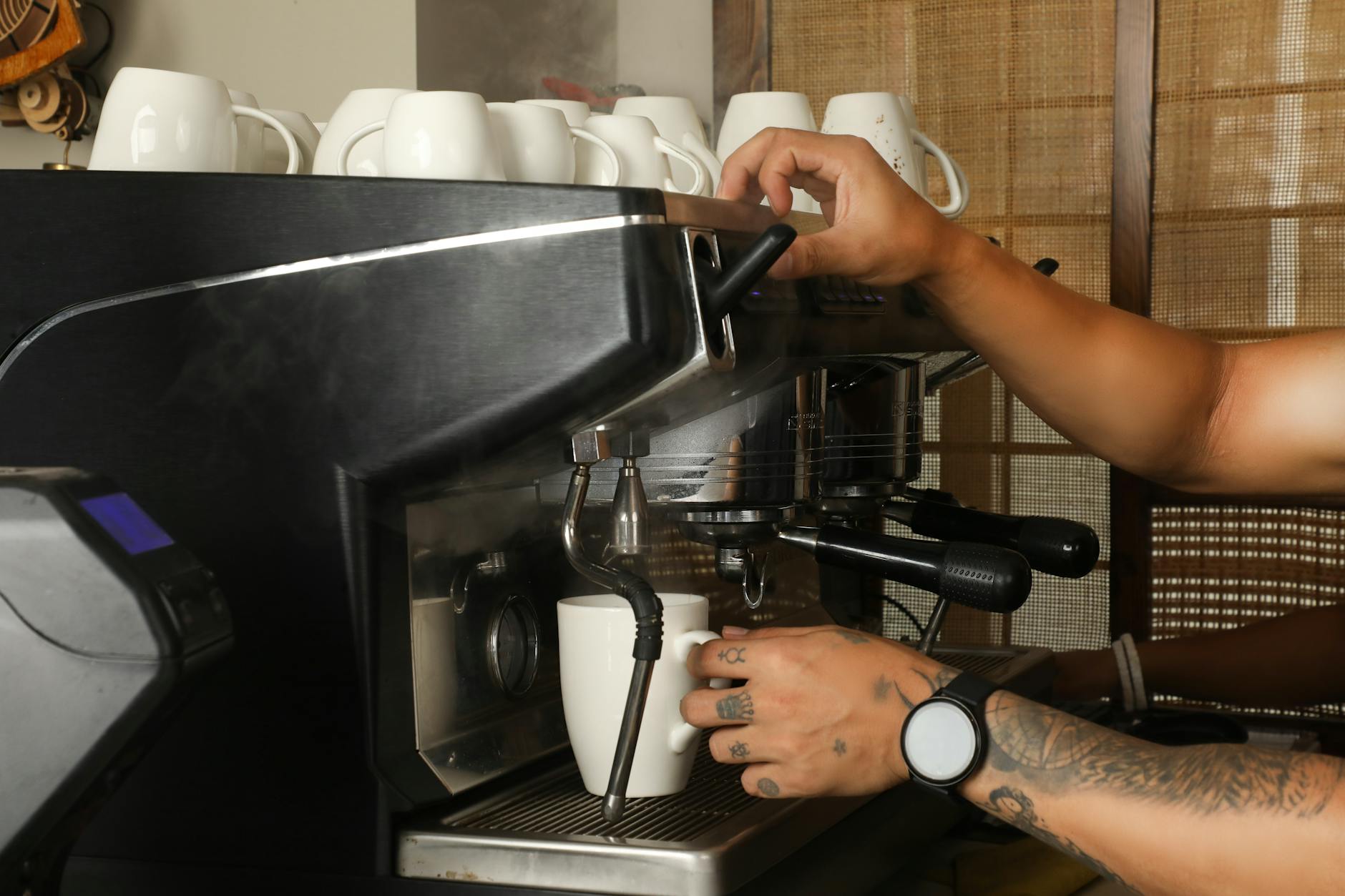 Кейс HoReCa: как автоматизация сайта-визитки удвоила бронирования ресторана